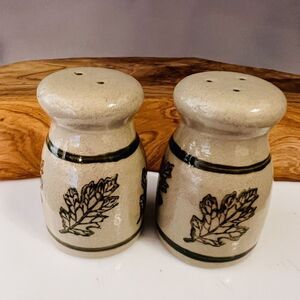 BBP Beaumont Brothers Pottery Stoneware Beige Green Salt Pepper Shakers Leaves